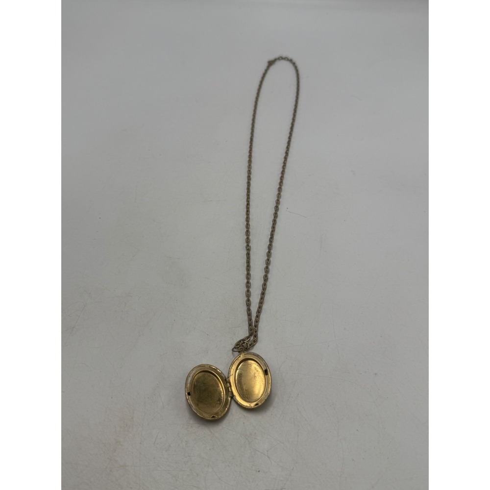 Vintage Gold Tone Oval Textured Locket Necklace Etched Design 24 Inch Chain